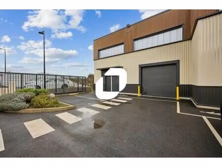vente local d'activités 379 m²