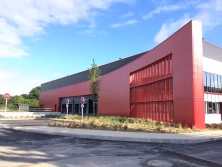 location local d'activités 1 290 m²