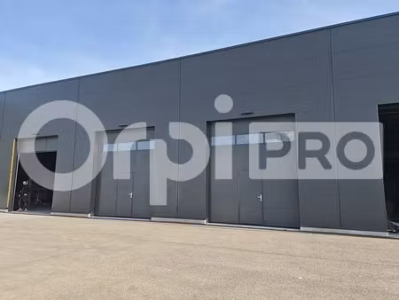 location local d'activités 371 m²