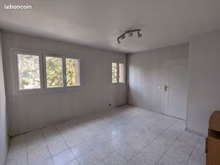 studio 28 m² à rocheville