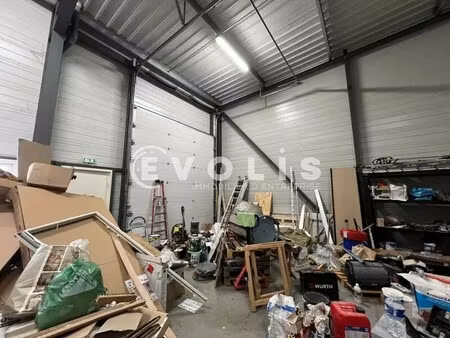 location local d’activités bruges 33520 90m²