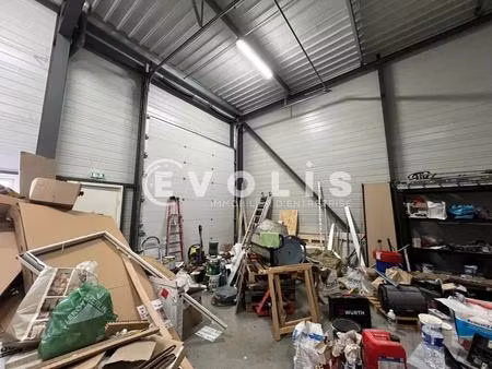 location local d'activités 90 m²