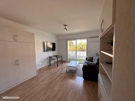 magnifique studio de 30 m² quartier montfleury avec terrasse et parking