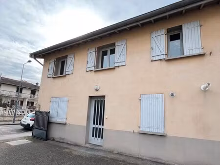 t3 duplex – 51 m² – parking – villeurbanne gratte-ciel