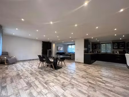 location maison à neuville-sur-sarthe (72190) : à louer / 88m² neuville-sur-sarthe