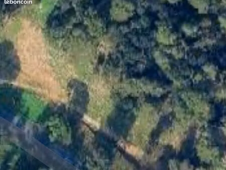 terrain plat constructible idéalement situé pour maison individuelle