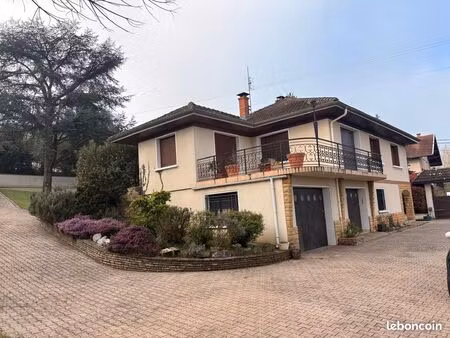 st genis laval maison familiale