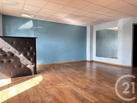 local commercial 38m² – emplacement stratégique & forte visibilité