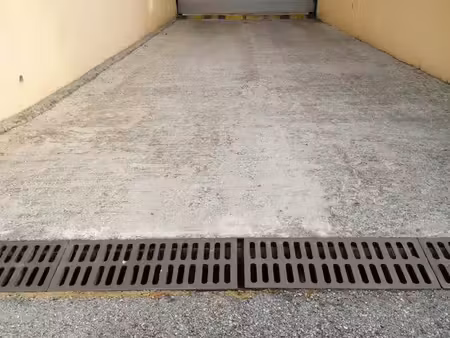 grand garage box 16m2 secteur vespins proche aéroport