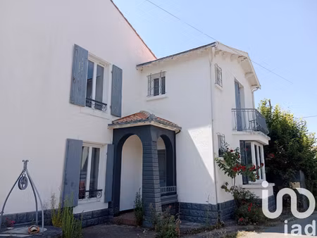 vente divers 6 pièces 143 m² saint-hilaire-la-palud (79210)