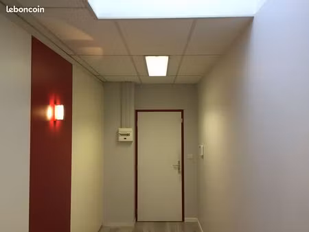 local professionnel proche a450 - saint genis laval