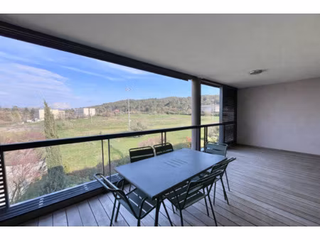 aix en provence sud  t4 de 98m2 dernier étage dans résidence