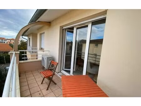 location appartement  m² t-2 à blagnac  750 €