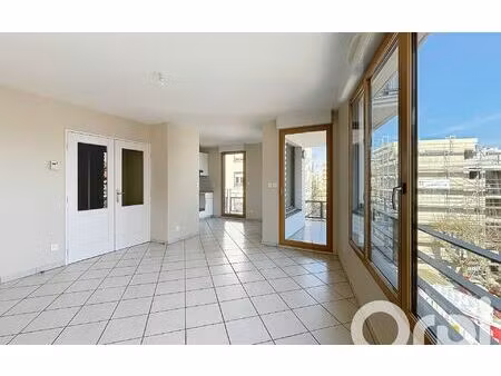 location appartement  62.14 m² t-3 à lyon 8  1 152 €