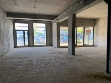 vente commerce 261 m²