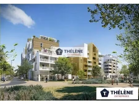 vente commerce 94 m² à 246 m²