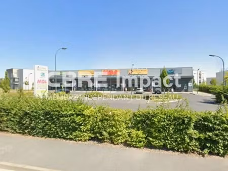 vente commerce 2 558 m²
