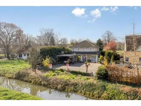 instapklare gezinswoning met tuin in residentieel evergem