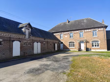 corps de ferme à 2 minutes de péronne