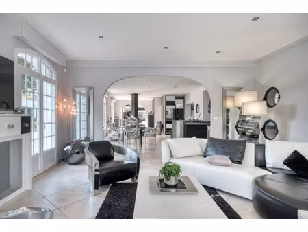 maison à vendre garancieres 7 pièce(s) 227m2 949 000€