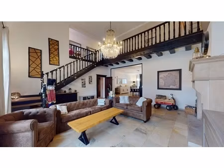 à vendre  ensemble immobilier comprenant une maison d'habitation de caractère et 6 apparte
