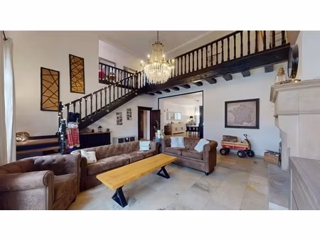 une maison d'habitation de caractère et 6 appartements a vendre