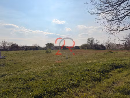 terrain de 3000m2 - lamarque centre-ville