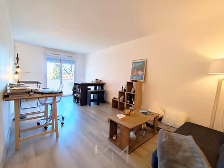 t2 47 73m2 avec balcon et parking