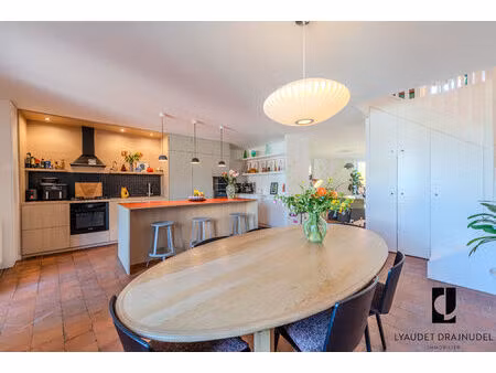 magnifique appartement alliant charme et caractère - t5 de 133m2 - roanne centre-ville