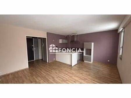 t2 au calme avec balcon