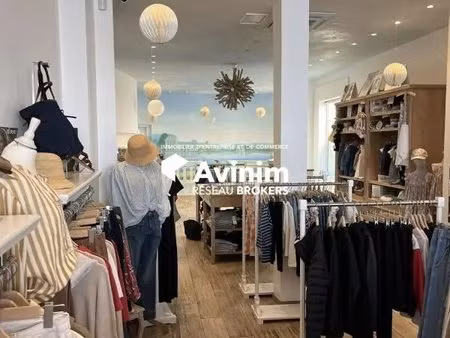 location commerce 100 m²