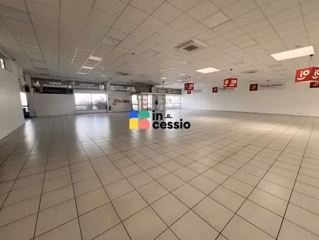 location commerce 200 m² à 1 520 m²