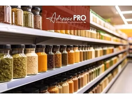 location commerce 798 m²