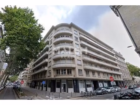 location commerce 113 m² à 378 m²