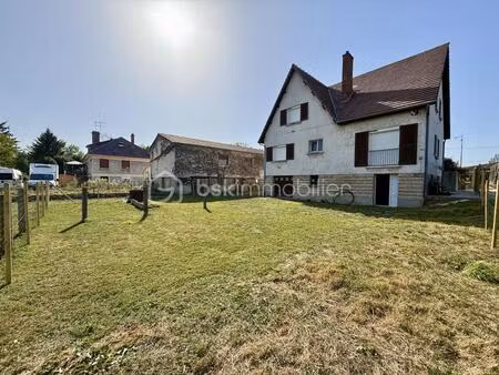 maison individuelle 205m2 + sous-sol total 110m2 sur parcelle de 775m2