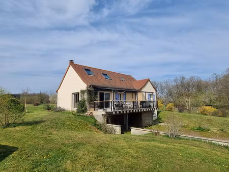 superbe construction traditionnelle avec vue panoramique !