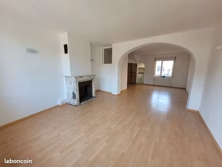 immeuble 13 pièces 260 m²
