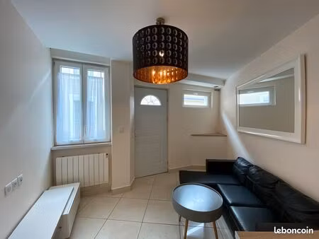 f2 meublé refait à neuf centre-ville montluçon