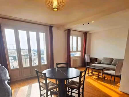 ◊ t3 meublé lumineux 64m² – vue exceptionnelle sarthe & cathédrale – 799 cc