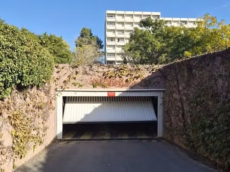 place de parking sécurisée - montpellier boutonnet / chu saint eloi / facultés