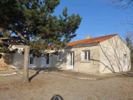 vente maison à port-saint-père (44710) : à vendre / 81m² port-saint-père