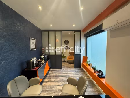 immeuble 9 pièces - 366 m²