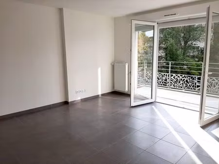 location appartement 2 pièces 47 m² à ferney-voltaire (01210)