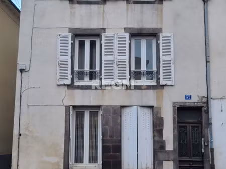 riom (63200) immeuble investissement locatif.