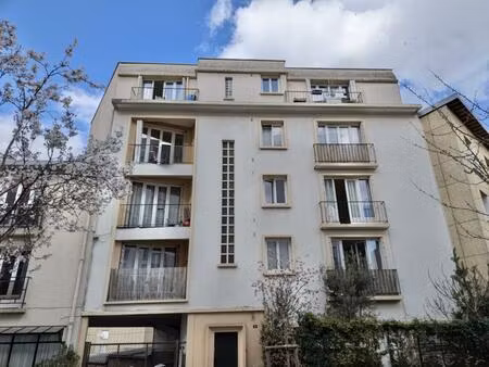 les lilas 93260 appartement f2 2 pièces balcon métro mairi