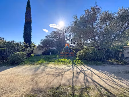 sanary - superbe terrain de 480 m2 plat et ensoleille - perm