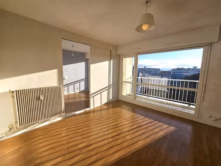 bordeaux caudéran - lumineux t2 de 34m2 avec balcon