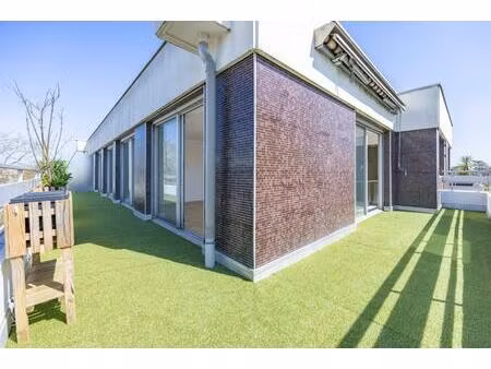 t3 de 80m² en dernier étage