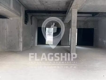 location commerce 190 m²