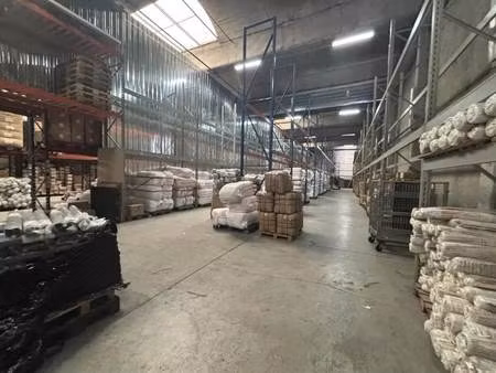 location entrepôt 2 100 m²